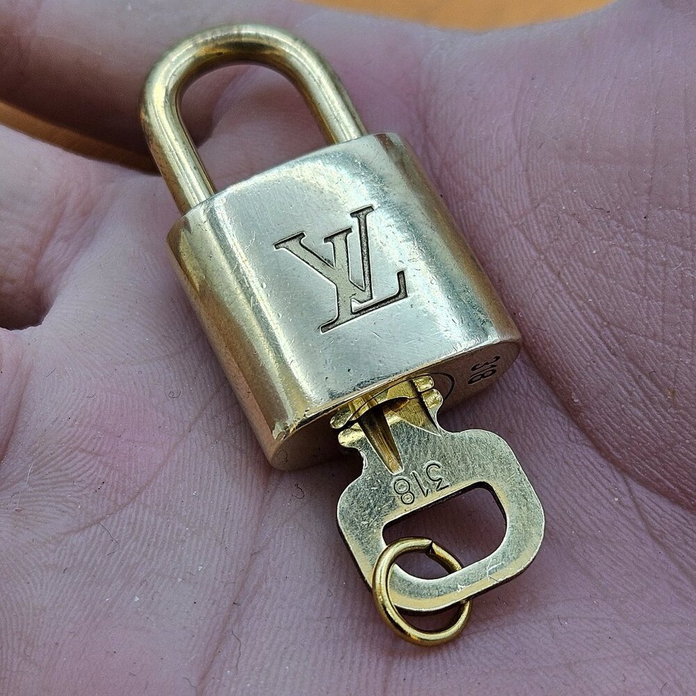 LV Padlock and Key set # 318